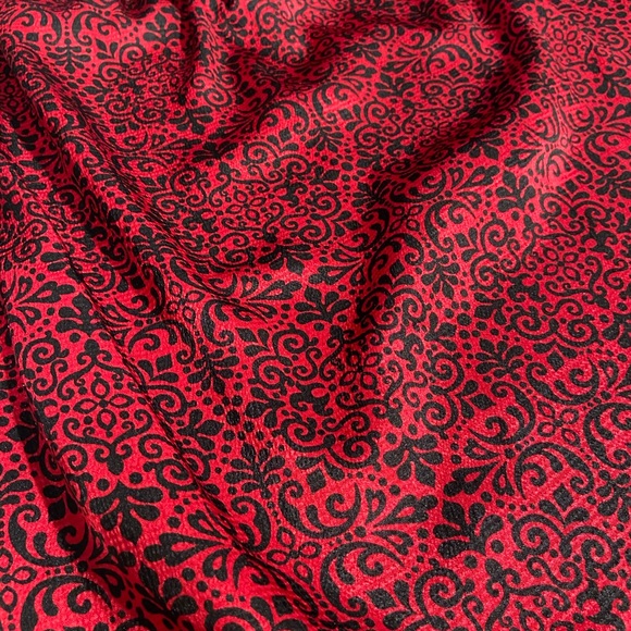 Women’s petite medium red design shirt - Picture 5 of 5